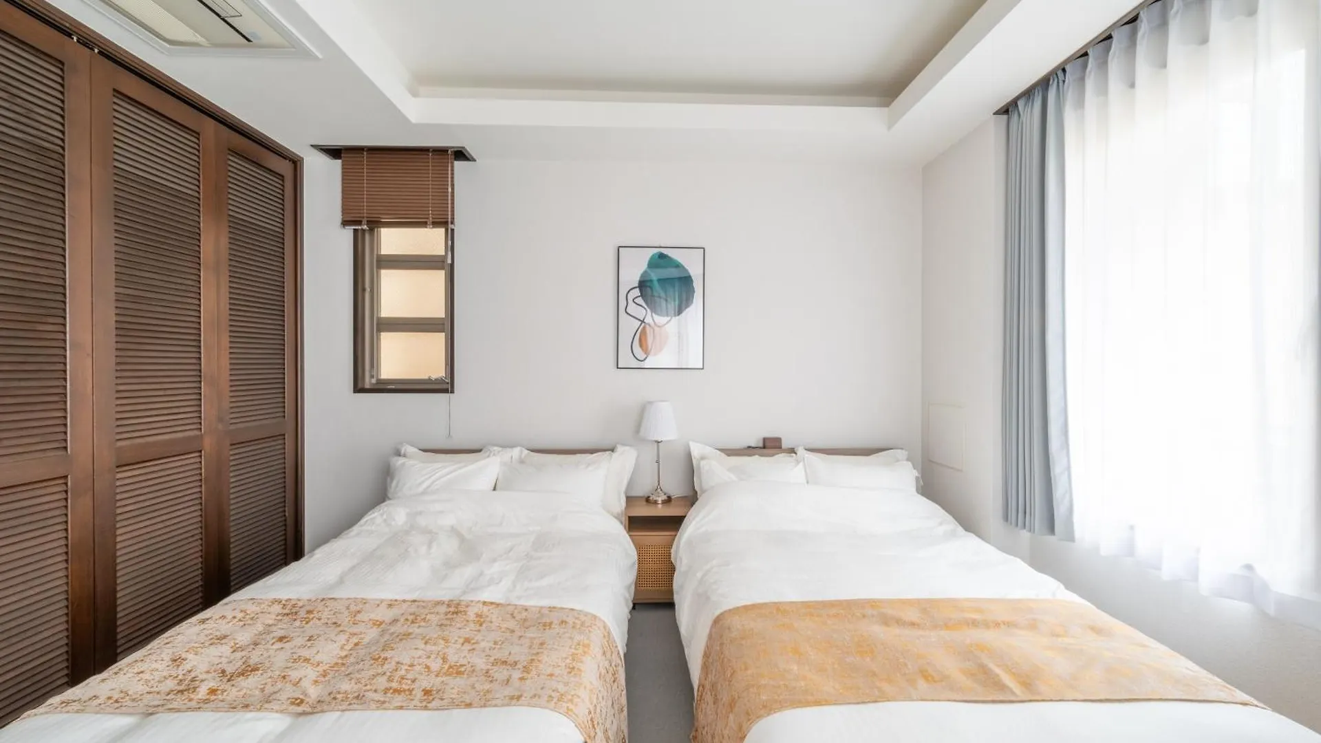 Sweet House 105 Square Meters Of Single Floor Space 15 Minutes On Foot To Shinsaibashi Dotonbori 30 Minutes To Usj 7 Minutes To Umeda أوساكا اليابان