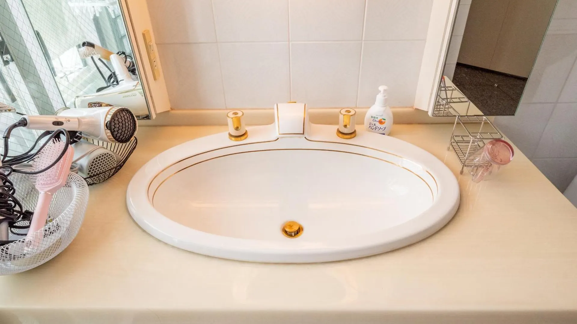 شقة Sweet House 105 Square Meters Of Single Floor Space 15 Minutes On Foot To Shinsaibashi Dotonbori 30 Minutes To Usj 7 Minutes To Umeda أوساكا