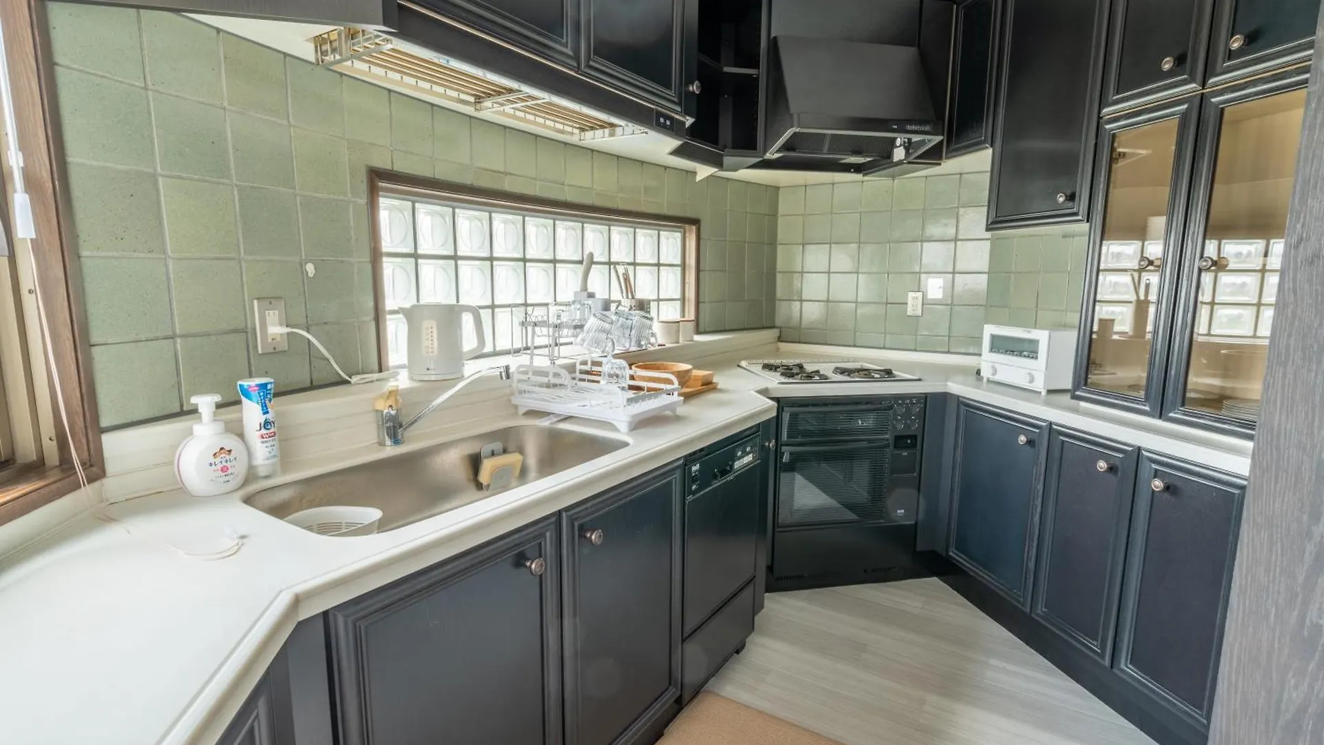 Sweet House 105 Square Meters Of Single Floor Space 15 Minutes On Foot To Shinsaibashi Dotonbori 30 Minutes To Usj 7 Minutes To Umeda أوساكا 0*,  اليابان