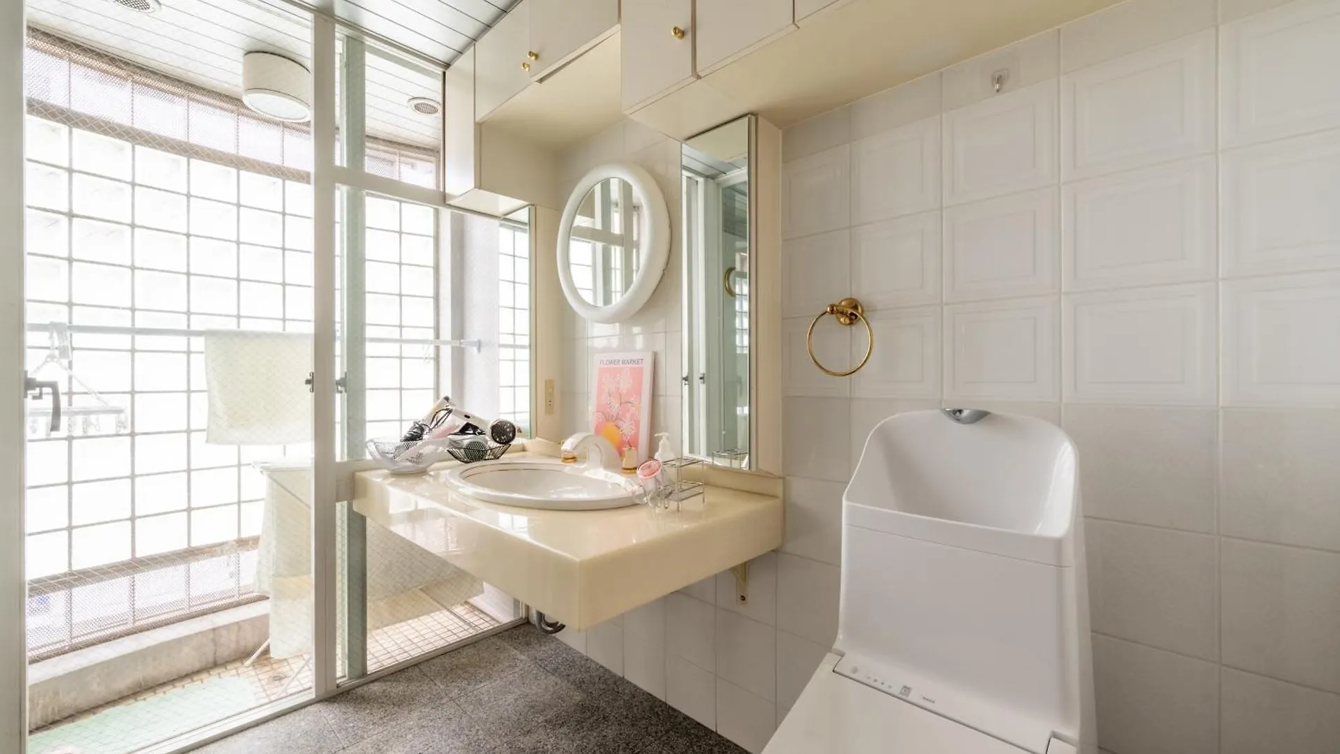 شقة Sweet House 105 Square Meters Of Single Floor Space 15 Minutes On Foot To Shinsaibashi Dotonbori 30 Minutes To Usj 7 Minutes To Umeda أوساكا اليابان