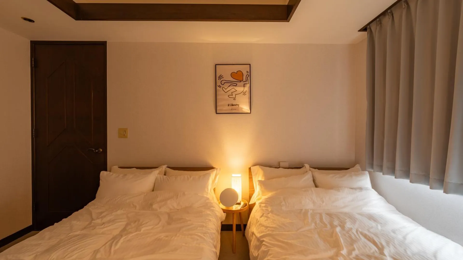 Sweet House 105 Square Meters Of Single Floor Space 15 Minutes On Foot To Shinsaibashi Dotonbori 30 Minutes To Usj 7 Minutes To Umeda أوساكا اليابان